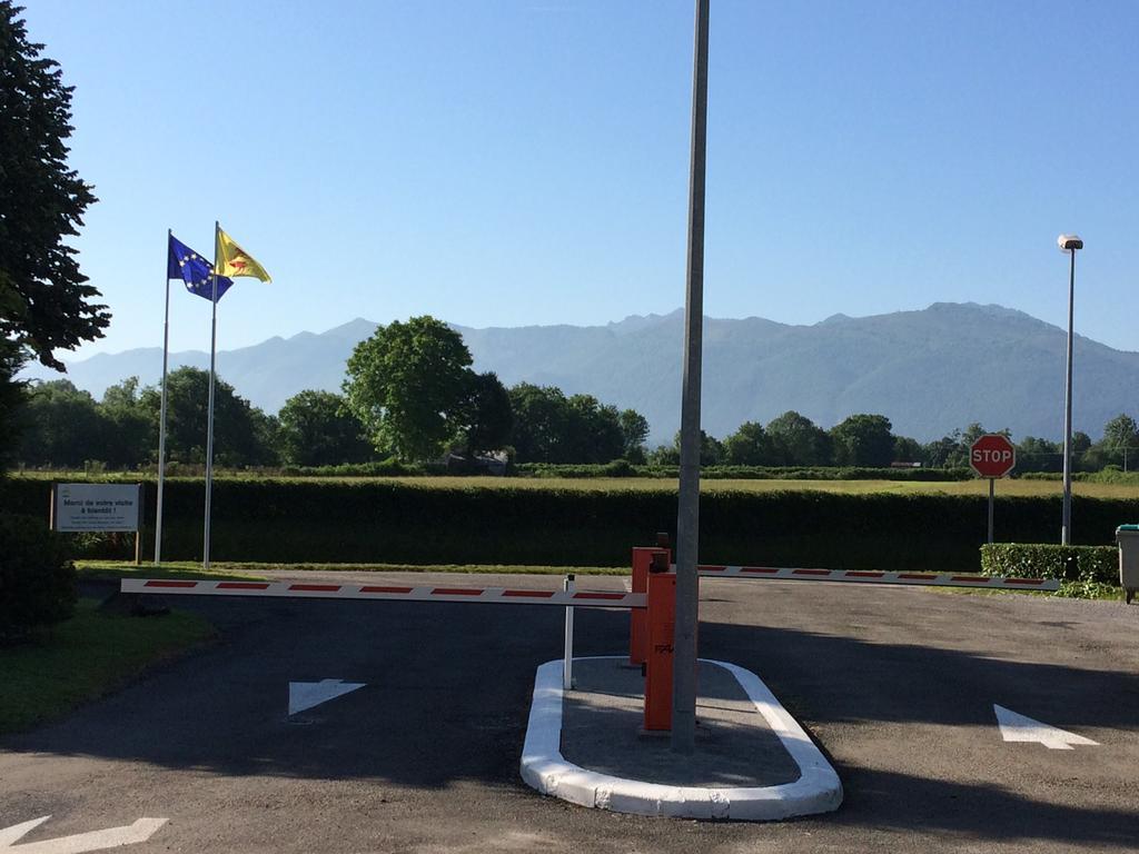 Camping Pyrénées Nature Oloron-Sainte-Marie Exterior foto